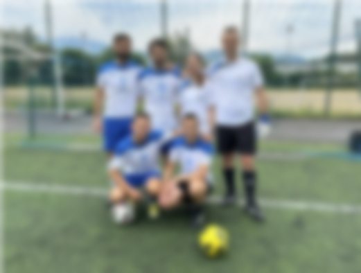 L'équipe de football (photo floutée)